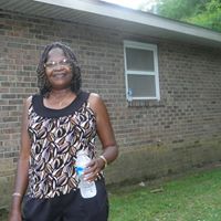 Carolyn Strong Photo 33