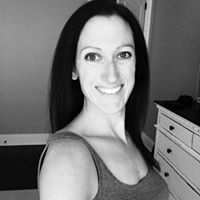 Jennifer Howey Photo 17