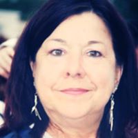 Annette Lyons Photo 15