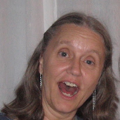 Janet Yates Photo 33