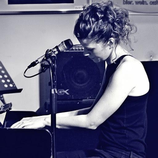 Stephanie Hacker Photo 16