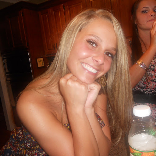 Sarah Hopper Photo 17