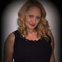 Christina Colbert Photo 27