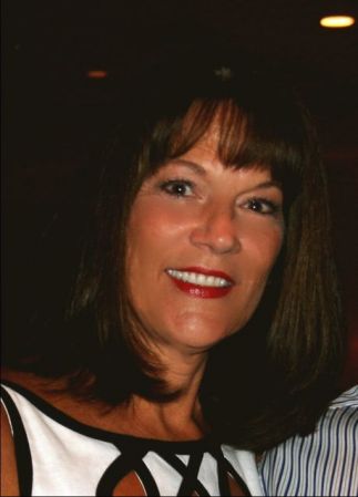 Elizabeth Newcomb Photo 3