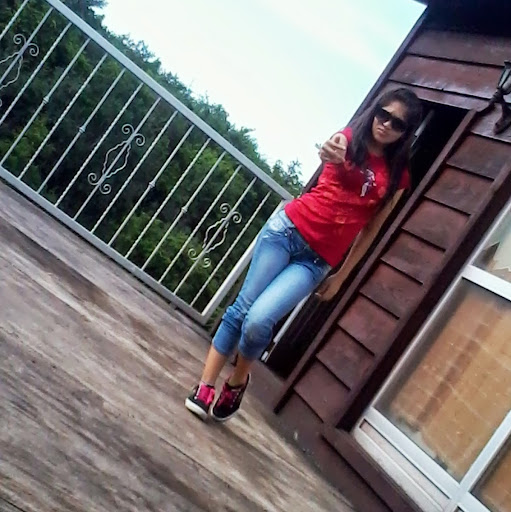 Vanessa Valadez Photo 15