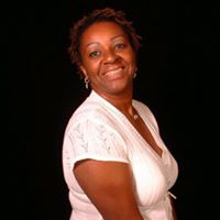 Pauline Robinson Photo 22