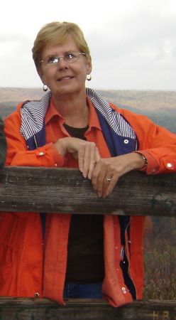 Rebecca Daniels Photo 37