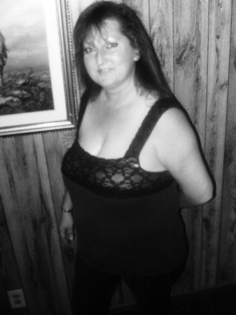 Vickie Brady Photo 16