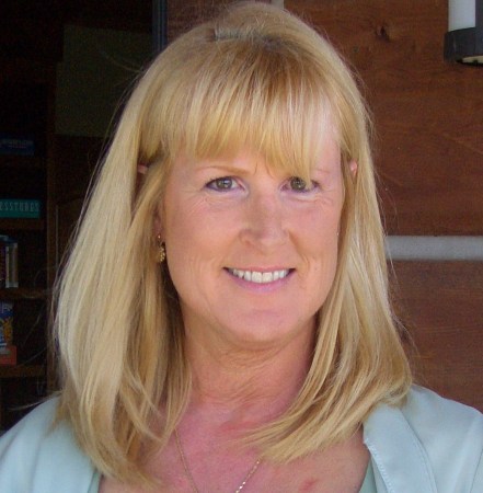 Elizabeth Christensen Photo 19