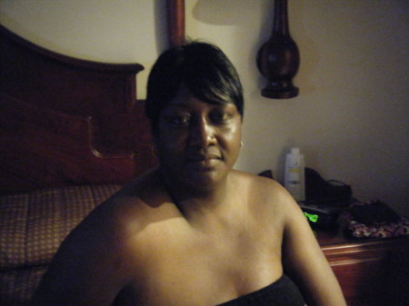 Annette Edwards Photo 34