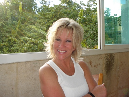 Tracy Mathews Photo 17