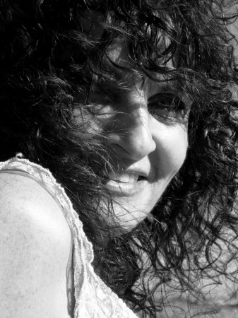 Suzanne Lane Photo 22