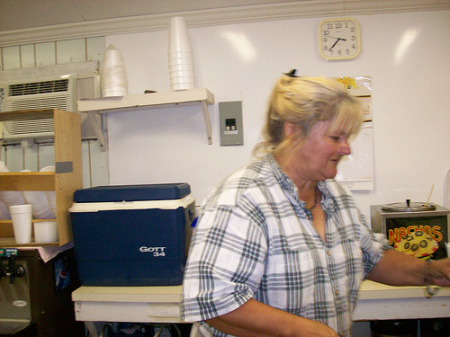 Linda Watkins Photo 33