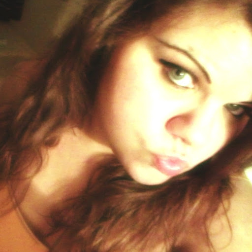 Victoria Nichols Photo 20