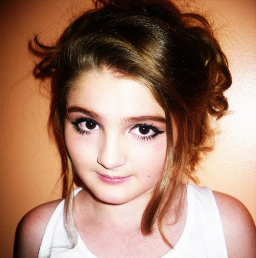 Eleanor Cooper Photo 27