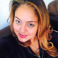 Elizabeth Stephany Photo 8