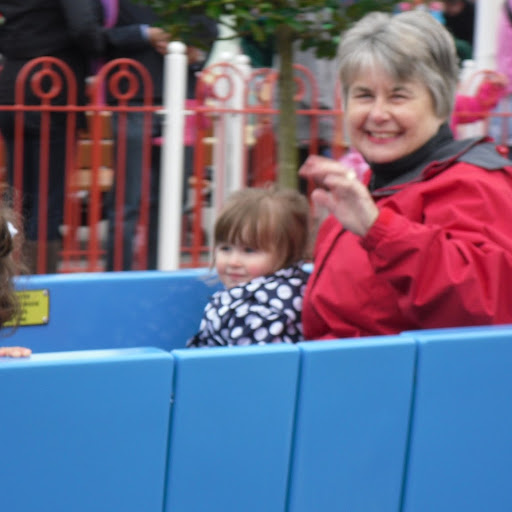Lynda Miller Photo 29