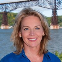Elizabeth Hart Photo 32