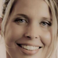 Stephanie Benard Photo 14