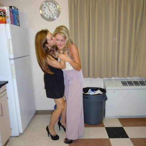 Michele Fox Photo 28