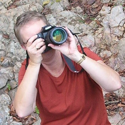 Elizabeth Heller Photo 40