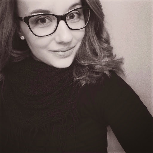 Hannah Brown Photo 20