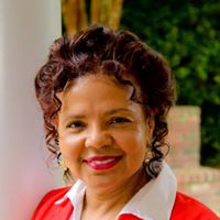 Faye Tucker Photo 13