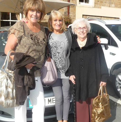 Joan Rhodes Photo 10