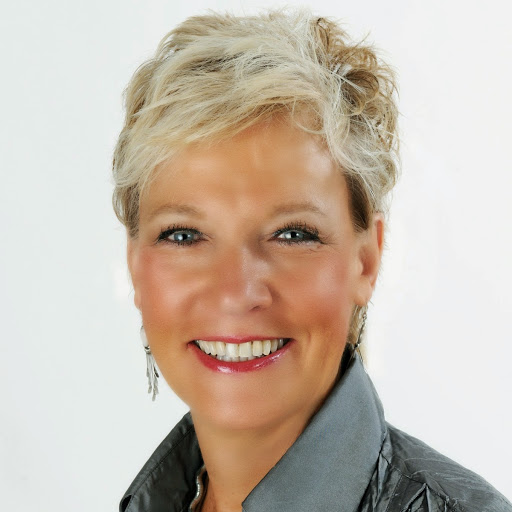 Carol Bowman Photo 33