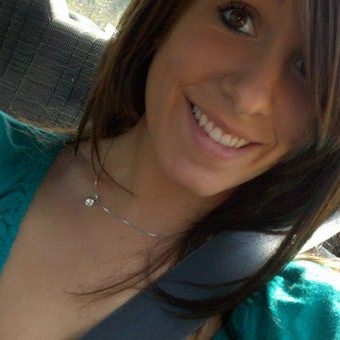 Holly Garcia Photo 17