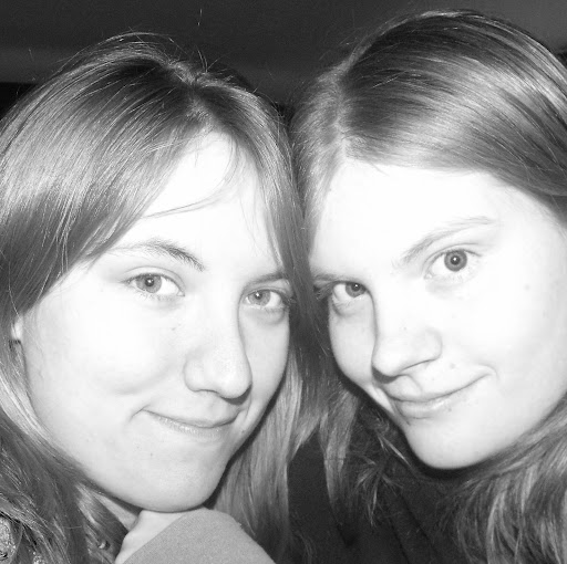 Robyn Fletcher Photo 8