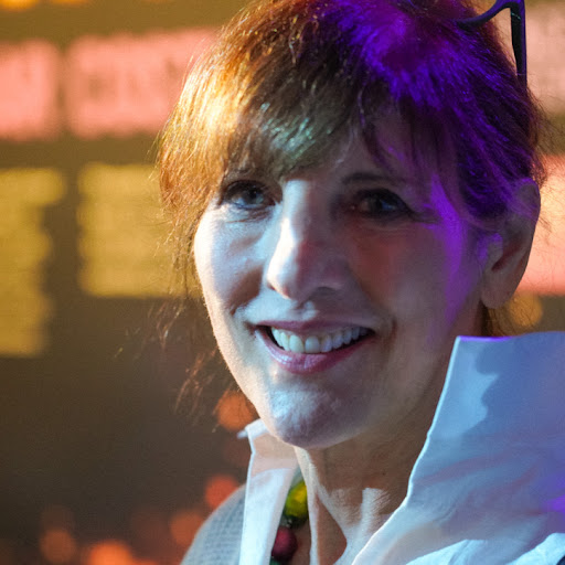 Ruth Davis Photo 42