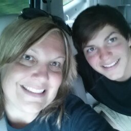 April Hodges Photo 26