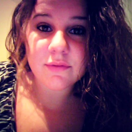 Stephanie Lewis Photo 47