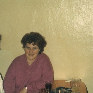 Julia Welsh Photo 11