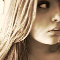 Rae Ritchie Photo 3