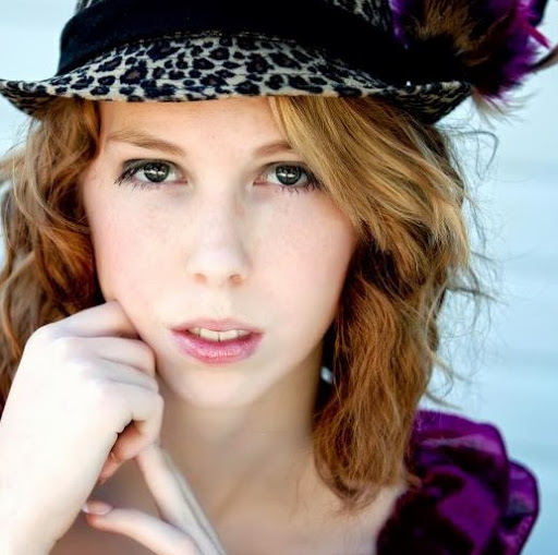 Alexis Christian Photo 11