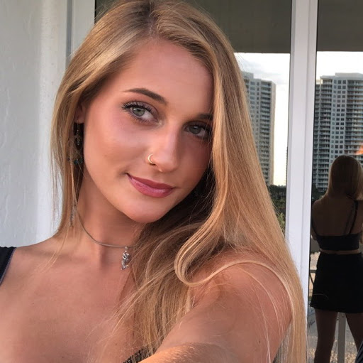 Emily Ferrell Photo 33