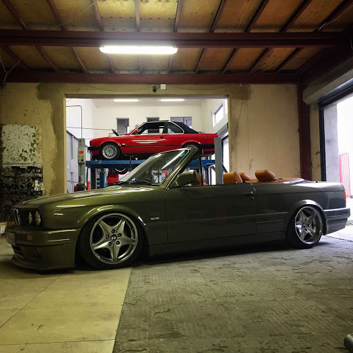 Adrianne Martin Photo 9