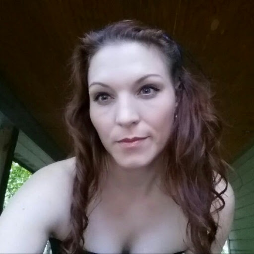 Crystal Lawrence Photo 37