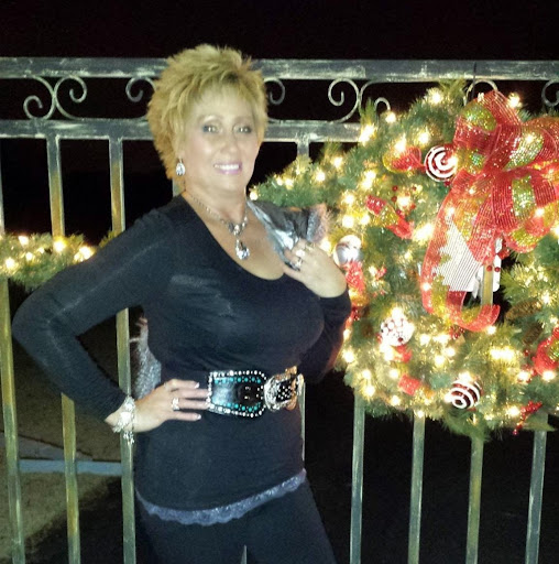 Debra Lira Photo 10