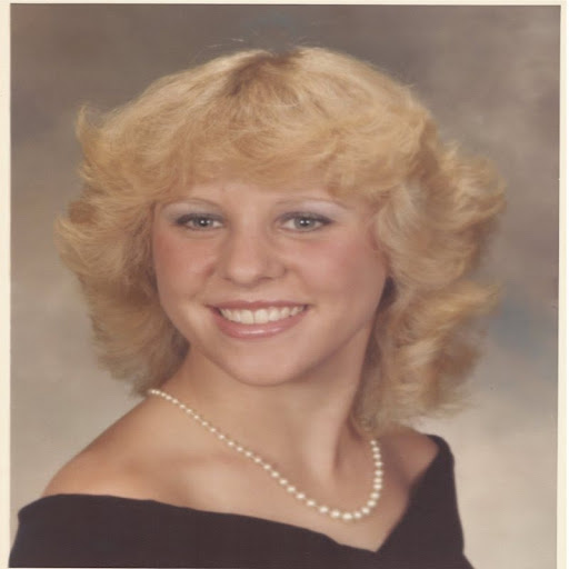 Leslie Robison Photo 15