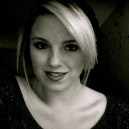 Laura Hunter Photo 8