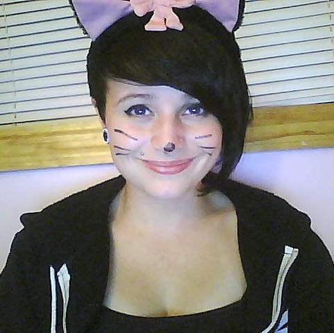 Angela Hill Photo 15