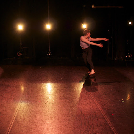 Lindsay Reuter Photo 12