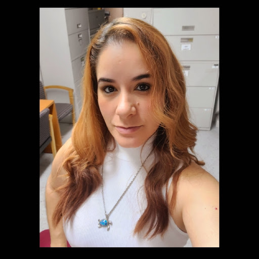 Elizabeth Roldan Photo 13