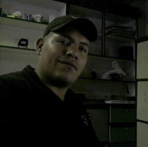 Erick Gonzalez Photo 38