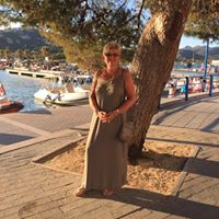 Julie Hyland Photo 19