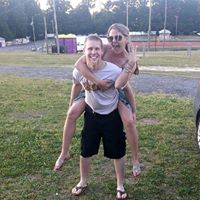 Jennifer Hayes Photo 38