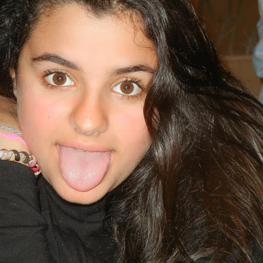 Laura Antonio Photo 23